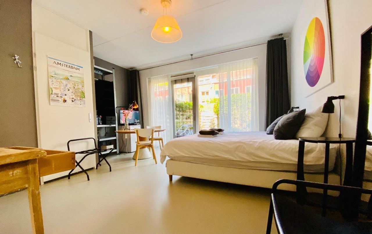 Private Studio With Free Car Parking Amsterdam Dış mekan fotoğraf